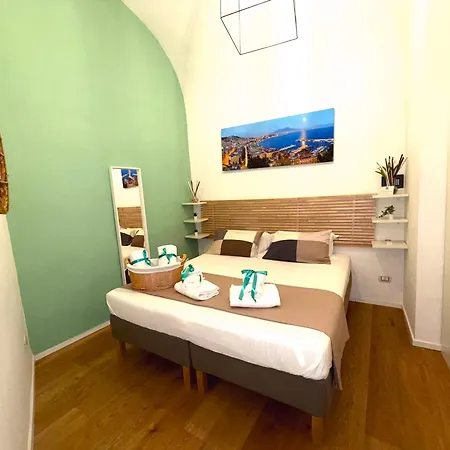 Fiftythree House - In The Heart Of * Naples